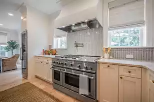 108 Live Oak Dr, Mount Pleasant, SC 29464 - Photo 10