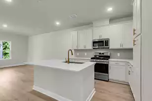 904 Dusk Dr, Summerville, SC 29486 - Photo 10