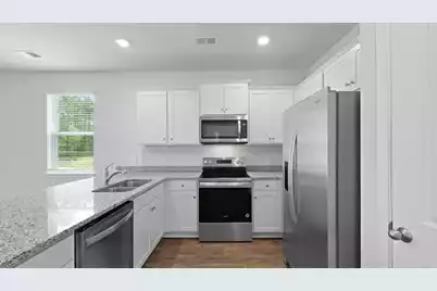122 Hopkins Street, Holly Hill, SC 29059 - Photo 1