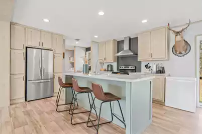 116 Church Street E, Bonneau, SC 29431 - Photo 4