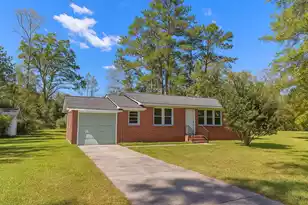 605 Poplar St, Walterboro, SC 29488 - Photo 1