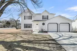 844 Aylesbury Road N, Goose Creek, SC 29445 - Photo 2