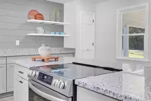 200 Roosevelt Dr, Saint Stephen, SC 29479 - Photo 18