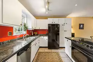 163 Heritage Cir, Mount Pleasant, SC 29464 - Photo 16