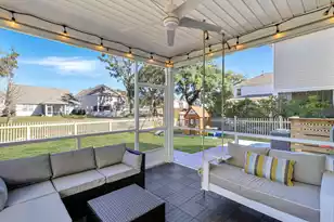 1048 Sago Palm Ct, Mount Pleasant, SC 29429 - Photo 8