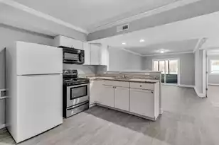 1402 Tailrace Dr, Moncks Corner, SC 29461 - Photo 4