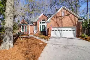 2044 Hallahan Ct, Mount Pleasant, SC 29464 - Photo 2