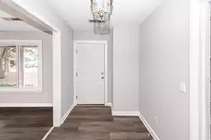 1240 Oakcrest Dr, Charleston, SC 29412 - Photo 2
