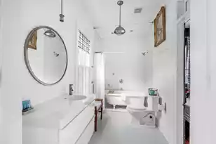 142 Spring St, Charleston, SC 29403 - Photo 32