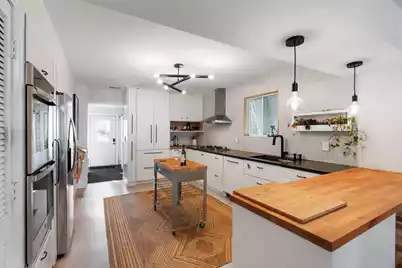 1515 Lakeshore Drive N, Mount Pleasant, SC 29466 - Photo 12