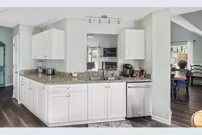 304 Mount Royall Drive, Mount Pleasant, SC 29464 - Photo 10