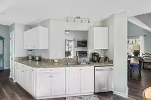 304 Mt Royall Dr, Mount Pleasant, SC 29464 - Photo 10