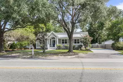 211 Richardson Avenue E, Summerville, SC 29483 - Photo 2