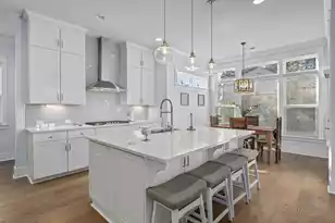 2923 Eddy Dr, Mount Pleasant, SC 29466 - Photo 6