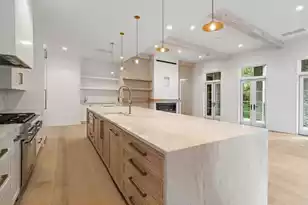 211 Seven Farms Drive, Charleston, SC 29492 - Photo 2