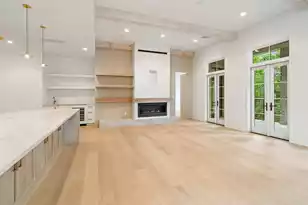 211 Seven Farms Drive, Charleston, SC 29492 - Photo 8