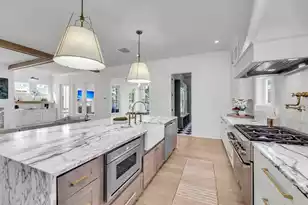 546 Center St, Mount Pleasant, SC 29464 - Photo 12