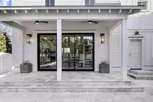 546 Center St, Mount Pleasant, SC 29464 - Photo 2