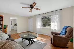 822 Rogers Ln, Mount Pleasant, SC 29464 - Photo 8