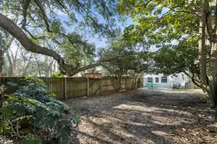 701 Davenport Dr, Mount Pleasant, SC 29464 - Photo 32