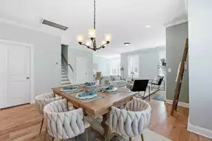 1621 Prince Edward St, Mount Pleasant, SC 29466 - Photo 10