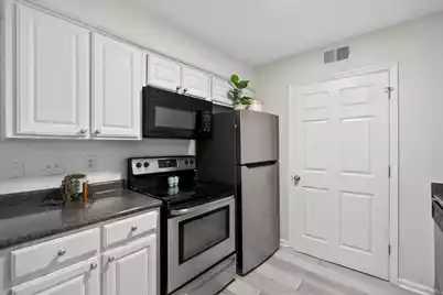1402 Camp Road #3H, Charleston, SC 29412 - Photo 12