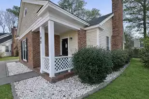 108 Kings Ct, Goose Creek, SC 29445 - Photo 2