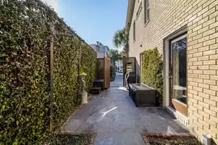 16 Logan St, Charleston, SC 29401 - Photo 8
