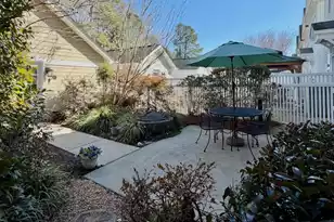 105 Hyacinth St, Summerville, SC 29483 - Photo 4