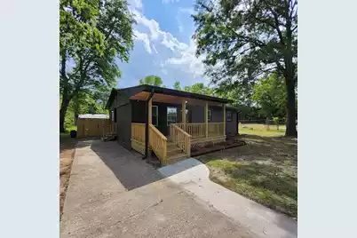 202 Huggins Street E, Manning, SC 29102 - Photo 2