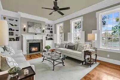 64 Sowell Street, Mount Pleasant, SC 29464 - Photo 4