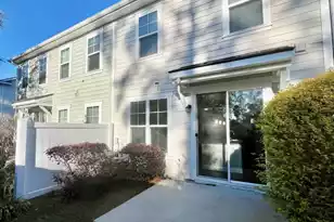 1664 Bridwell Ln, Mount Pleasant, SC 29466 - Photo 12