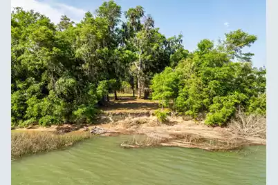 16 Comfort Point, Saint Helena Island, SC 29920 - Photo 10