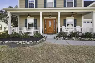 2064 Bancroft Ln, Mount Pleasant, SC 29466 - Photo 2