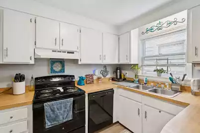 24 Bee Street #Apt J, Charleston, SC 29403 - Photo 8