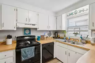 24 Bee St #J, Charleston, SC 29403 - Photo 8