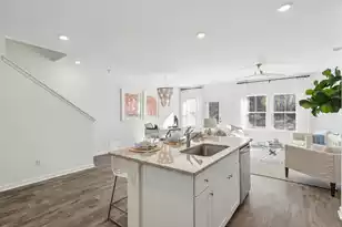 732 Ridgley Dr, Summerville, SC 29486 - Photo 2