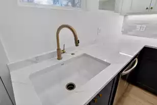 46 Poplar St, Charleston, SC 29403 - Photo 16