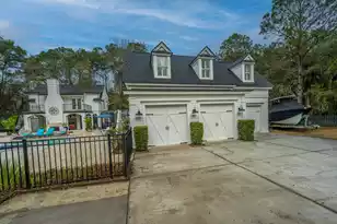 476 Elfes Field Ln, Charleston, SC 29492 - Photo 56