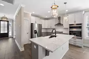 2860 Wagner Wy, Mount Pleasant, SC 29466 - Photo 2