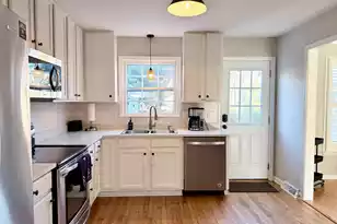 958 Cottingham Dr, Mount Pleasant, SC 29464 - Photo 8