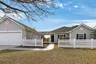 133 Savannah River Dr, Summerville, SC 29485 - Photo 2