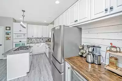 1702 William Hapton Way, Mount Pleasant, SC 29466 - Photo 10