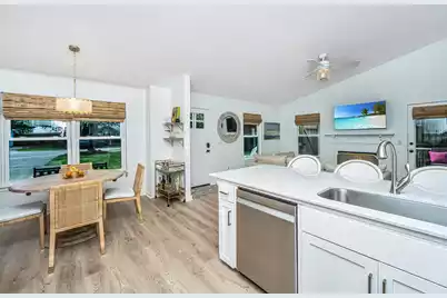 1382 Point Drive W, Mount Pleasant, SC 29466 - Photo 14