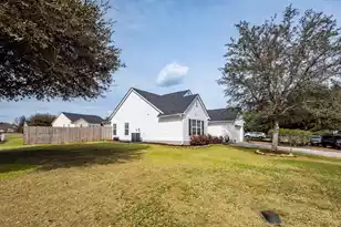 5024 Thornton Dr, Summerville, SC 29485 - Photo 38