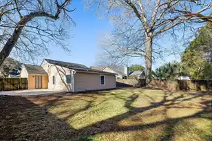 1133 Oakcrest Dr, Charleston, SC 29412 - Photo 2