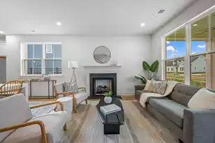 785 Blueway Ave, Summerville, SC 29486 - Photo 10