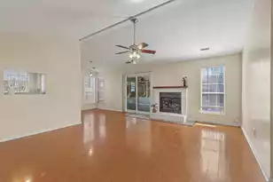 216 Regent St, Summerville, SC 29483 - Photo 6