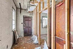 6 Poinsett St, Charleston, SC 29403 - Photo 14