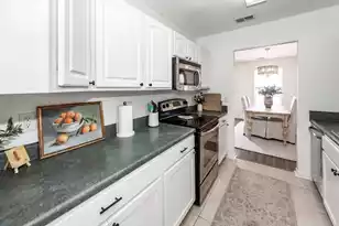 1327 Pinnacle Ln, Charleston, SC 29412 - Photo 10